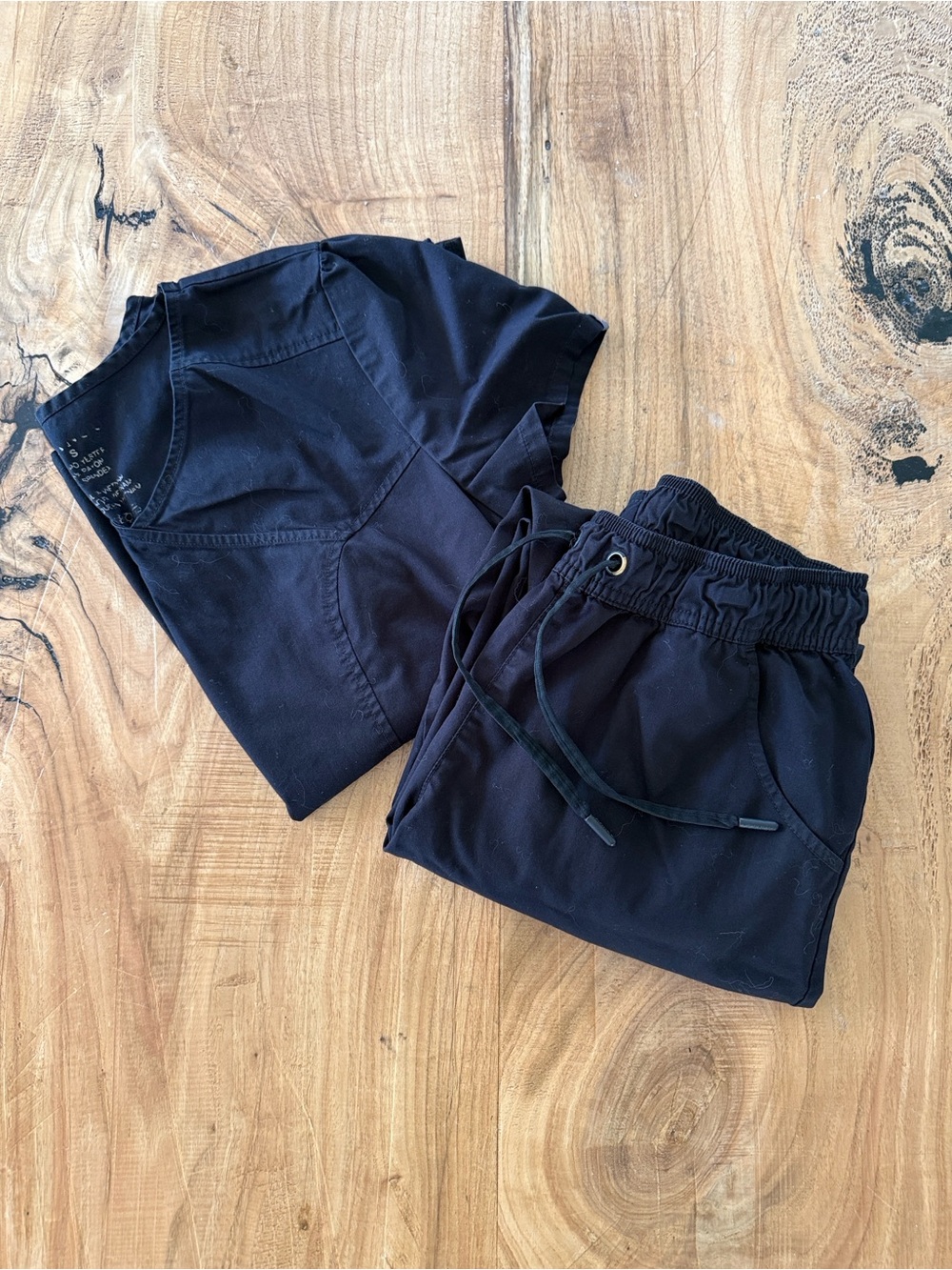 Jaanuu Women’s Black Scrubs Set (Size Small)